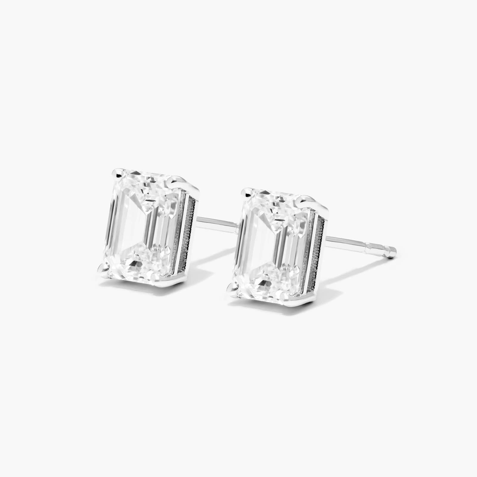 Unii Jewels Solitaire Stud