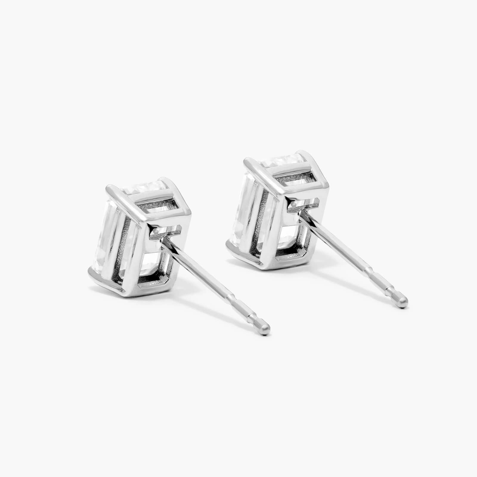 Unii Jewels Solitaire Stud