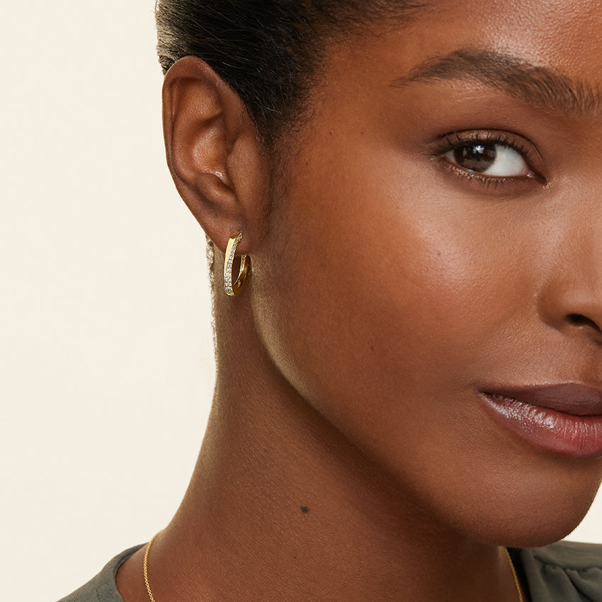 Round Lab Grown Diamond Spira Hoop Earrings, EF Color, VS Clarity, IGI Certified