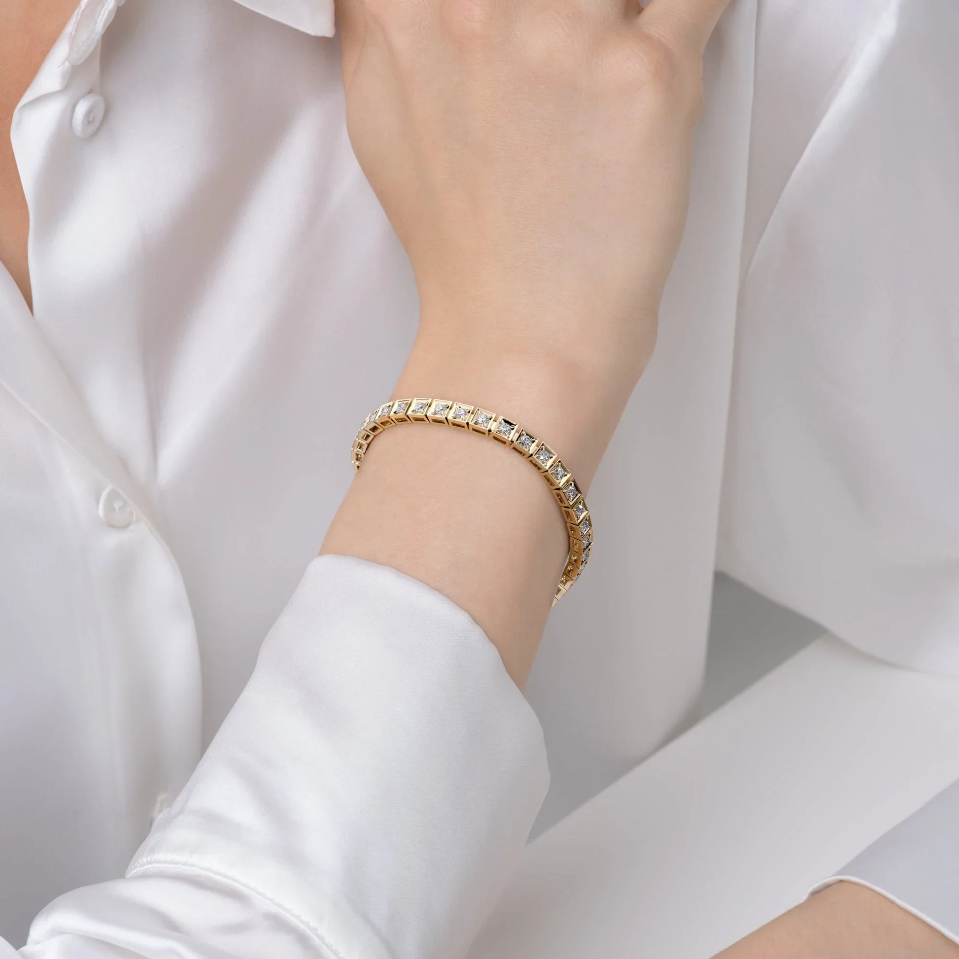 Round Lab Grown Diamond Chocolate Tennis Bracelet, EF Color, VS Clarity, IGI Certified