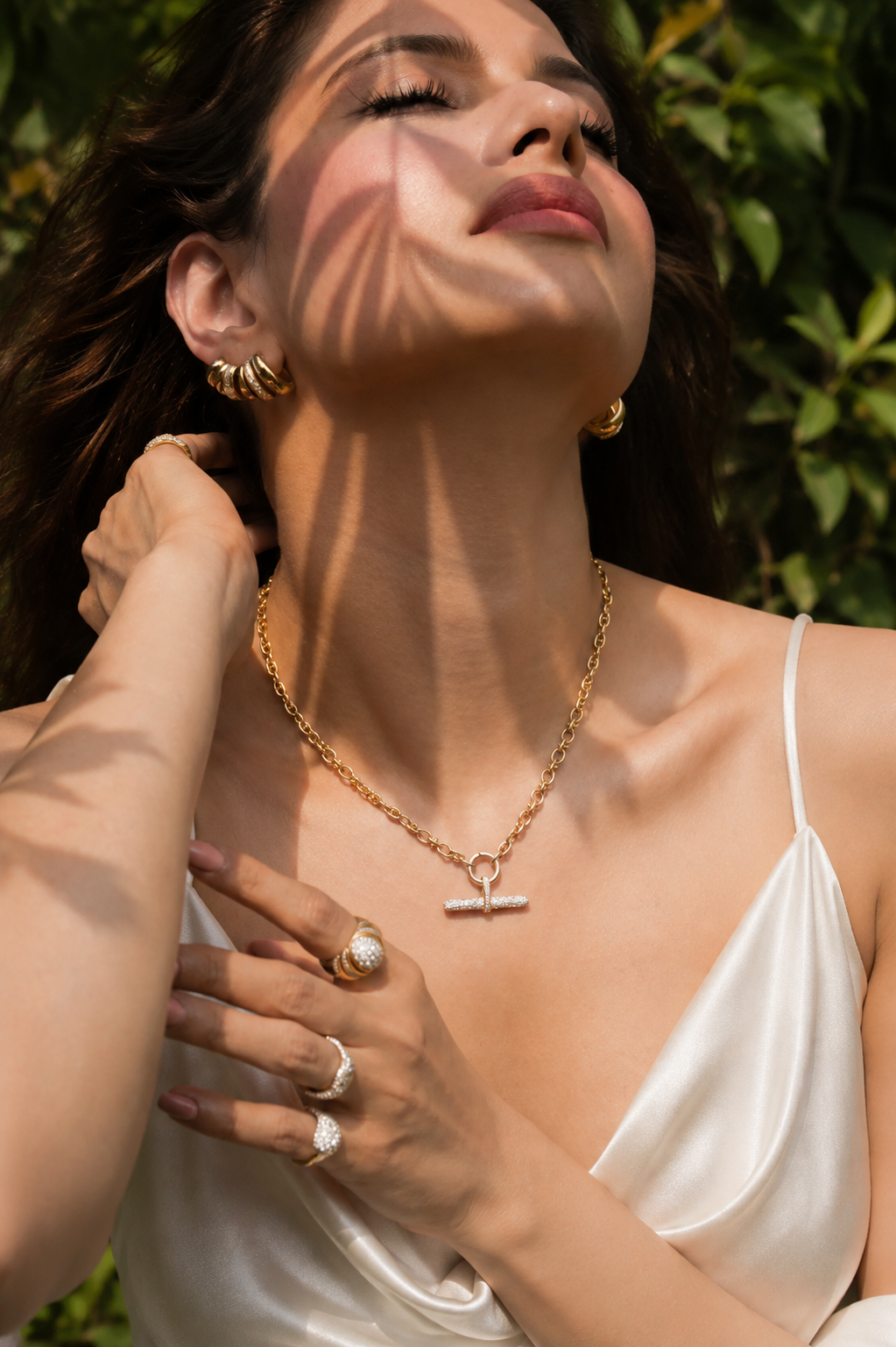 Common :: Diamond chain necklace featuring Round lab grown diamonds in a modern luxury design.
