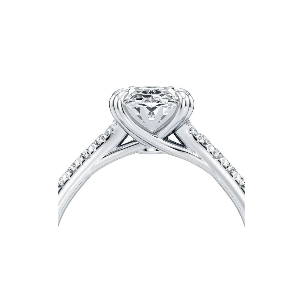 Common :: IGI certified 6.56ct oval diamond pave ring in gold detailed shot