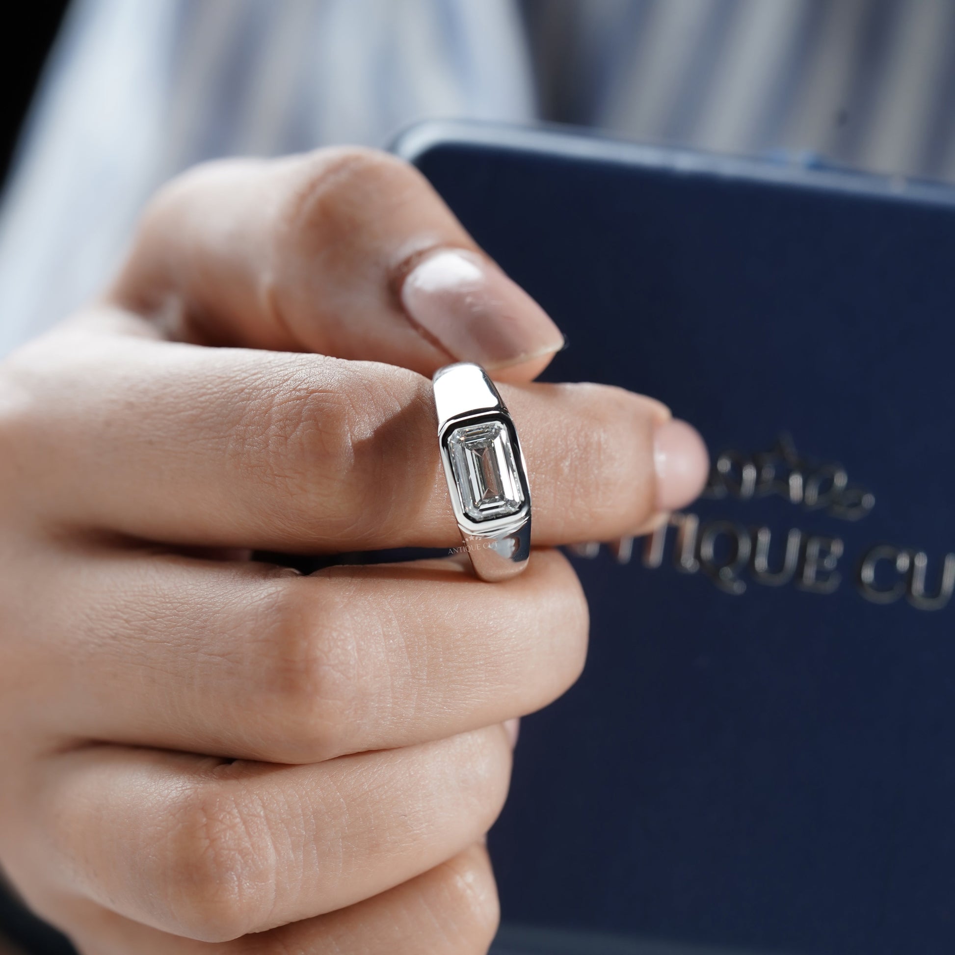 Emerald 2.50ct Lab Grown Diamond Men’s Ring in White Gold | IGI Certified