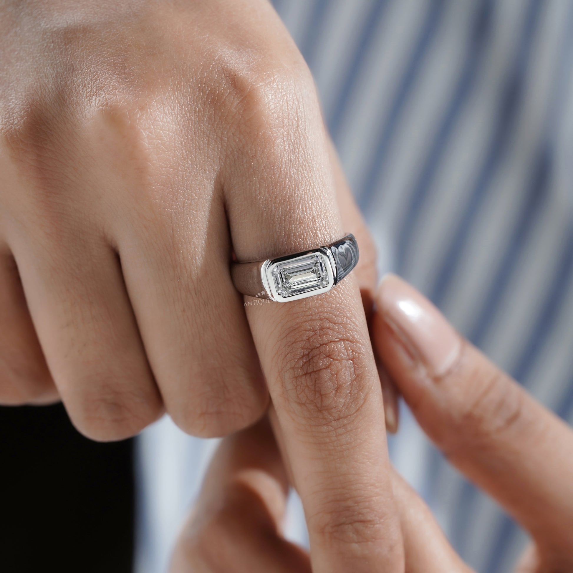 Emerald 2.50ct Lab Grown Diamond Men’s Ring in White Gold | IGI Certified