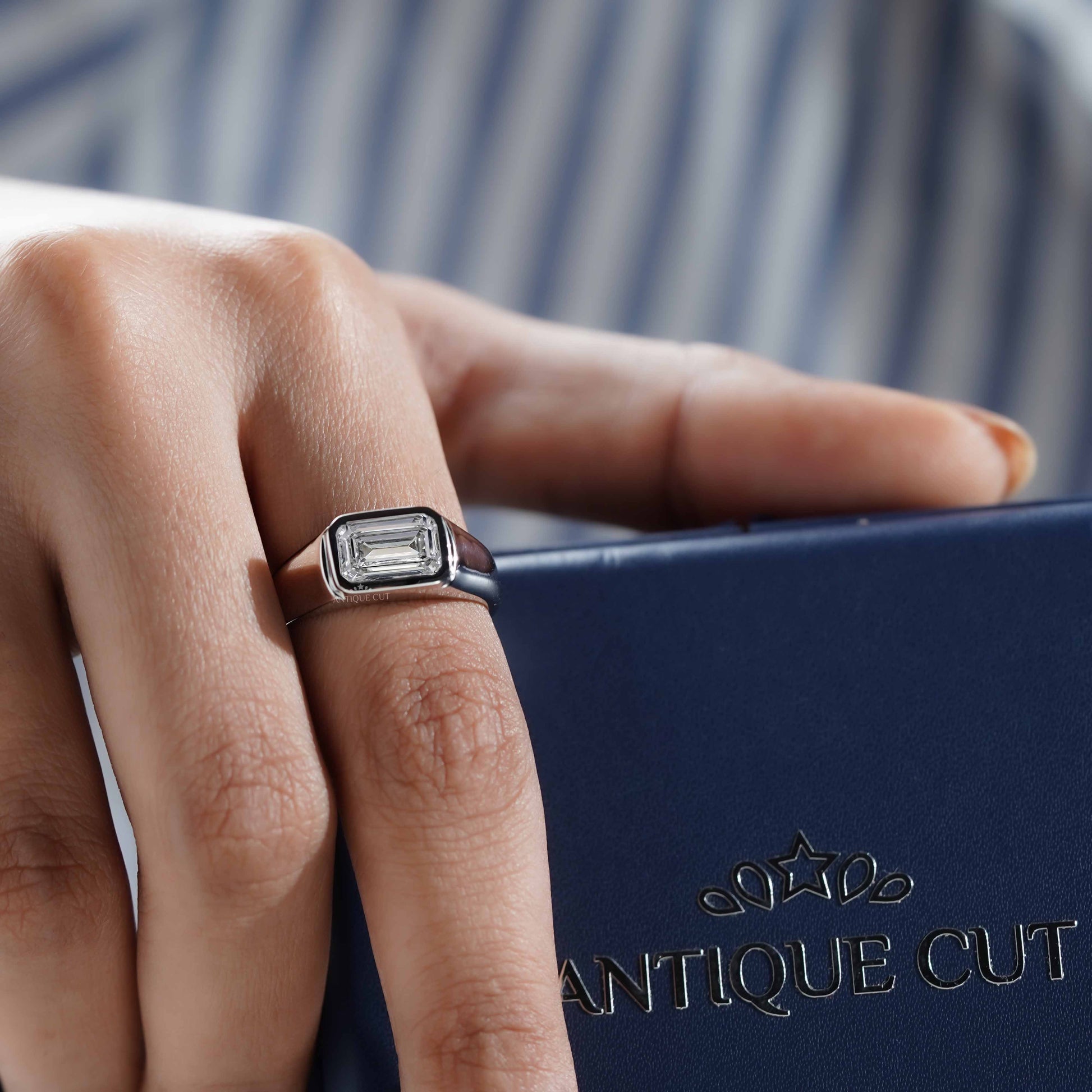 Emerald 2.50ct Lab Grown Diamond Men’s Ring in White Gold | IGI Certified