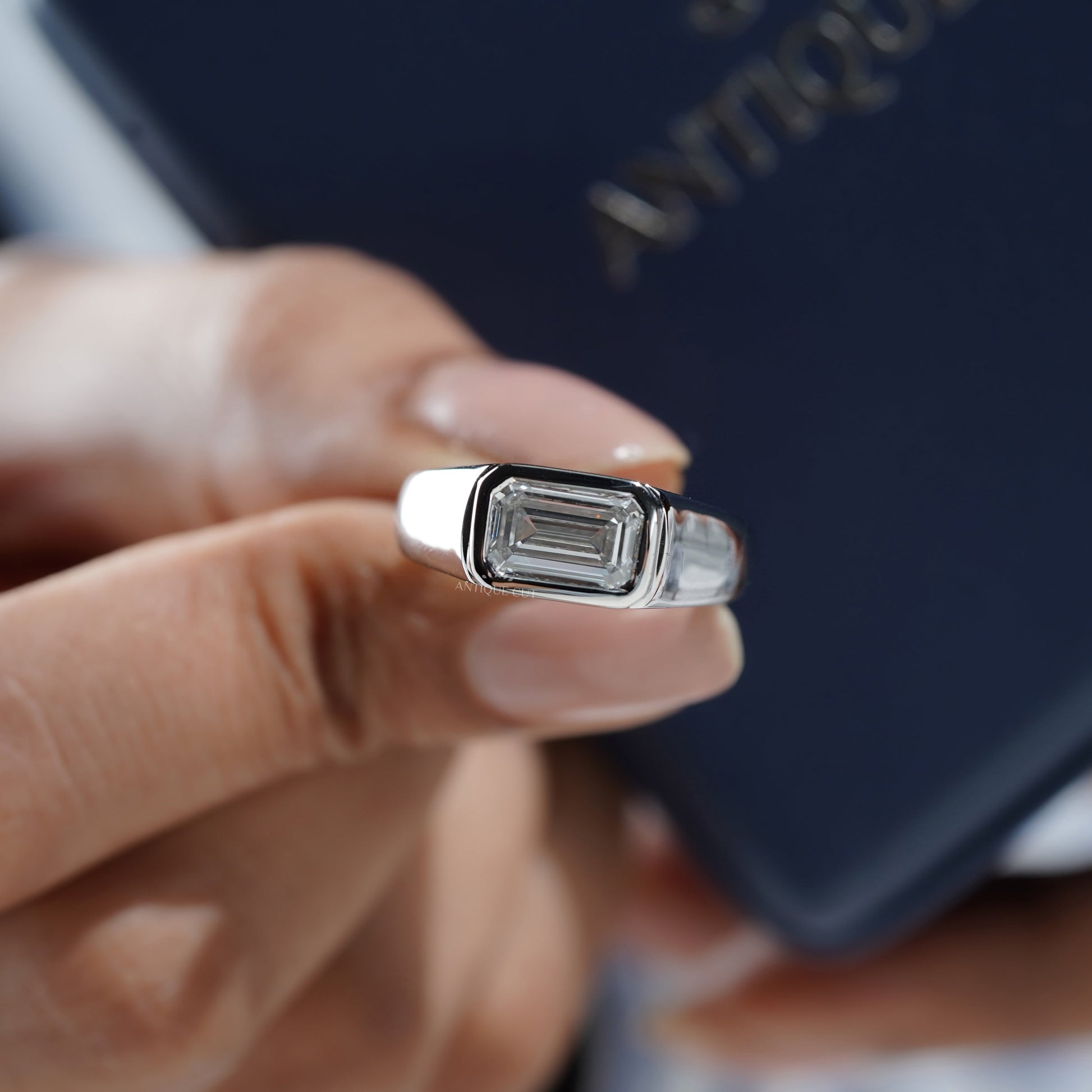 Emerald 2.50ct Lab Grown Diamond Men’s Ring in White Gold | IGI Certified