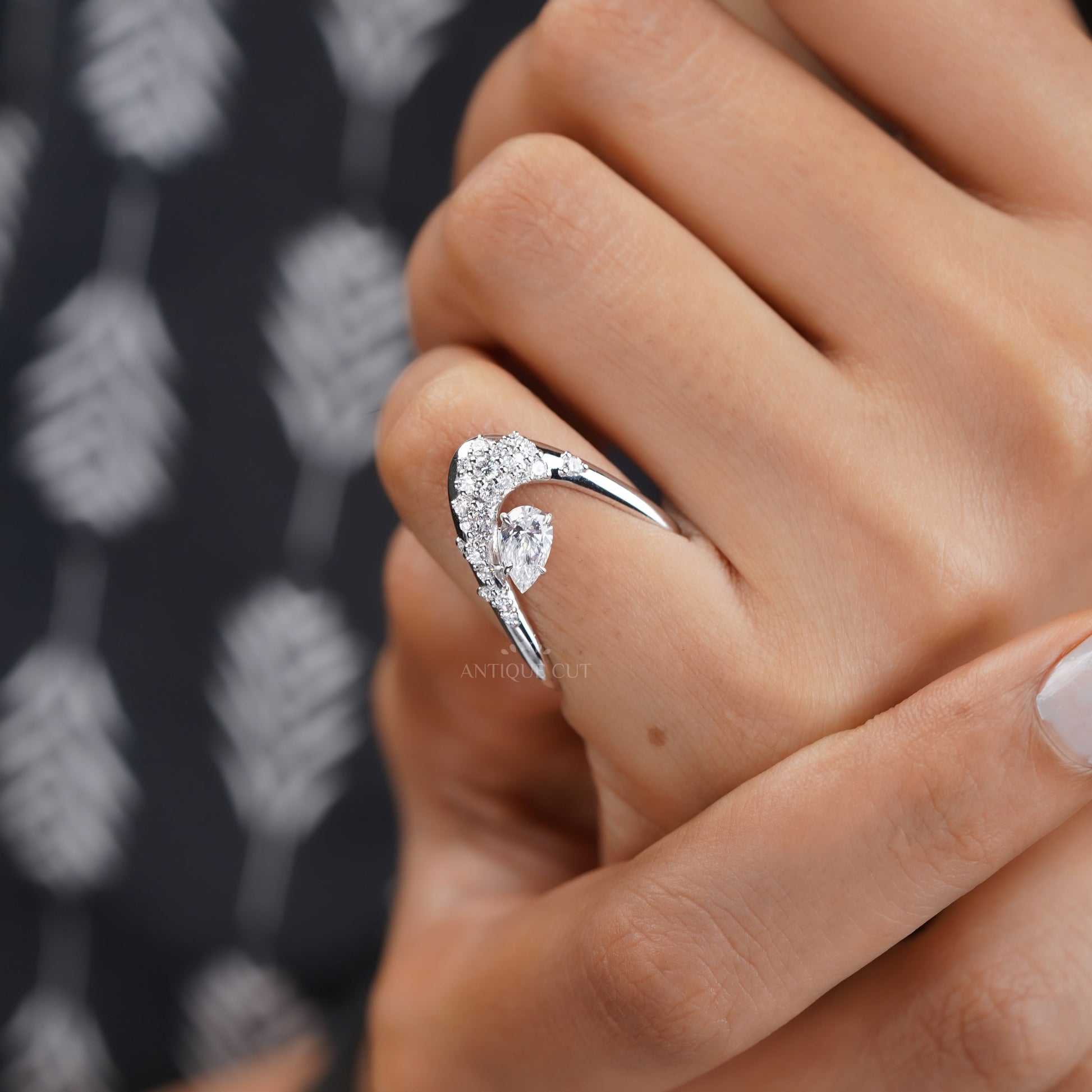 Contemporary Pear Diamond 1.00tcw Cluster Ring | IGI Certified Lab Diamond | Sculpted V Shank Design