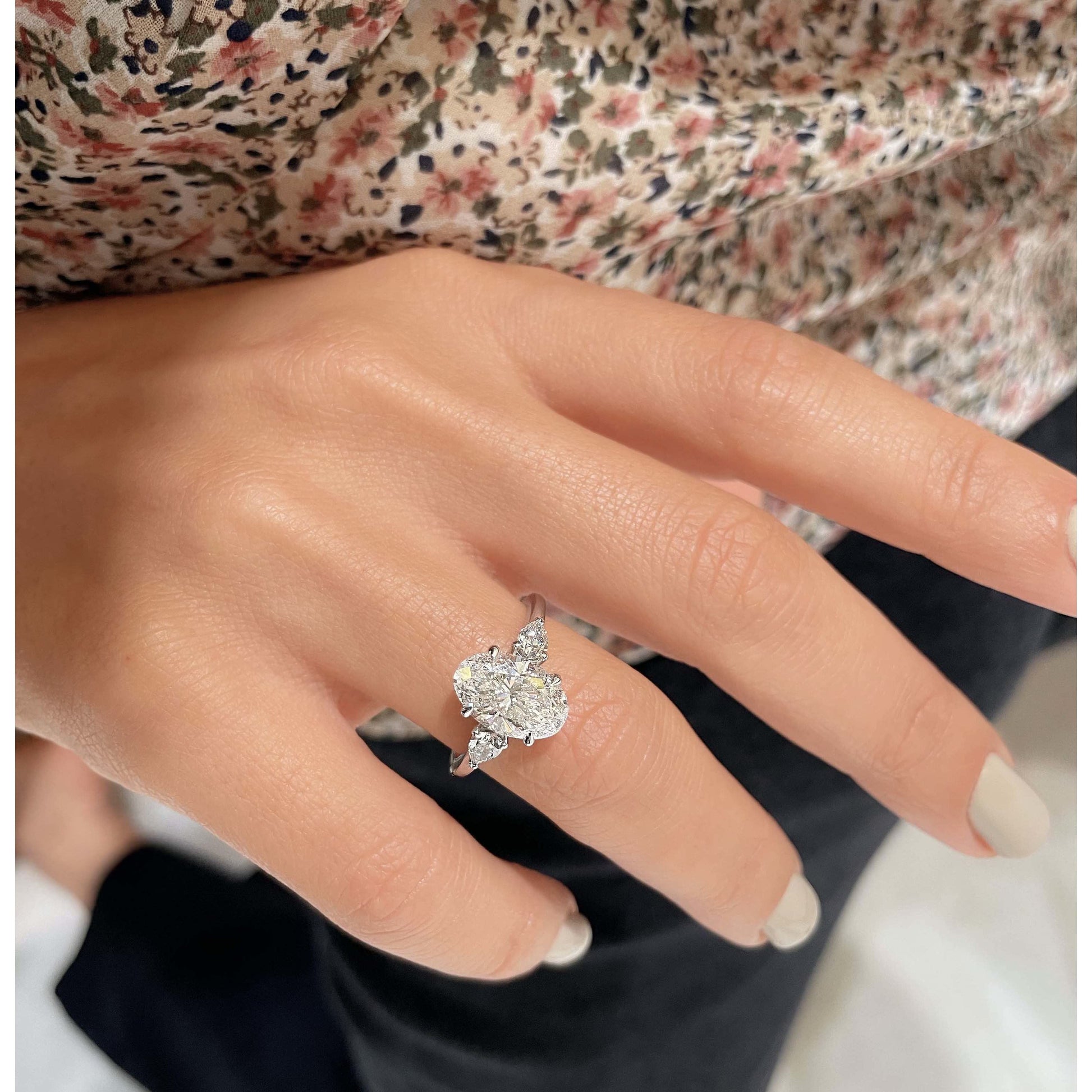 Common :: Lab grown diamond ring simple and modern engagement jewelry