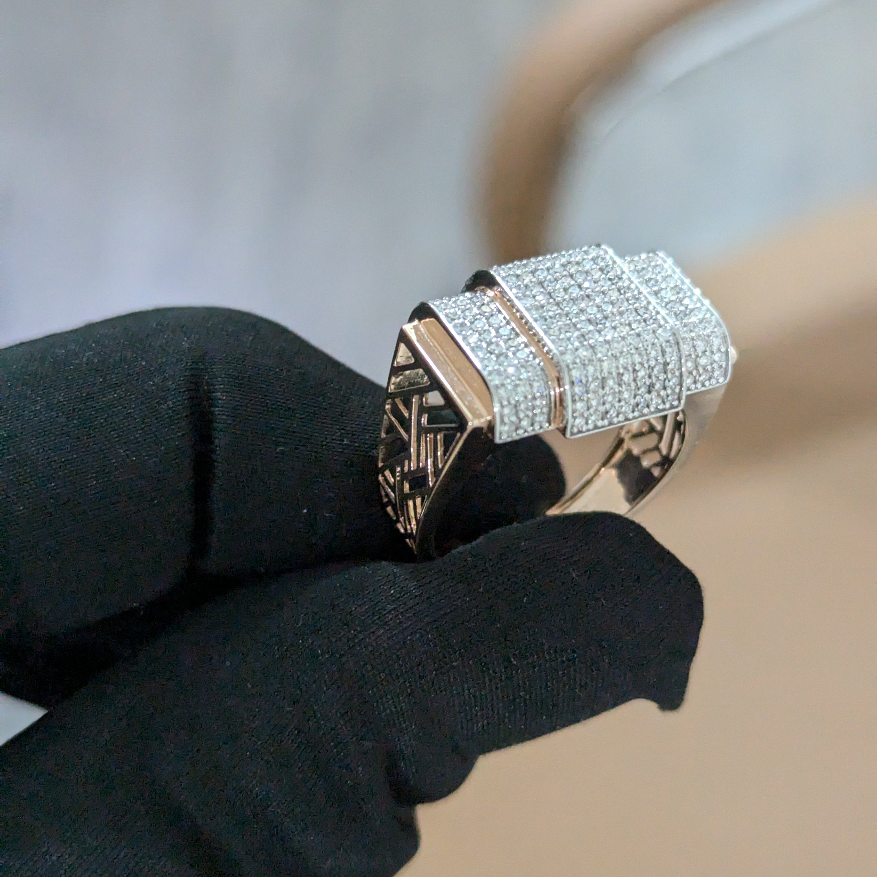 1.00ct Round Lab Grown Diamond Men's Ring | Rose Gold Pavé Band | VVS–VS Clarity | D-E-F Color | IGI Certified