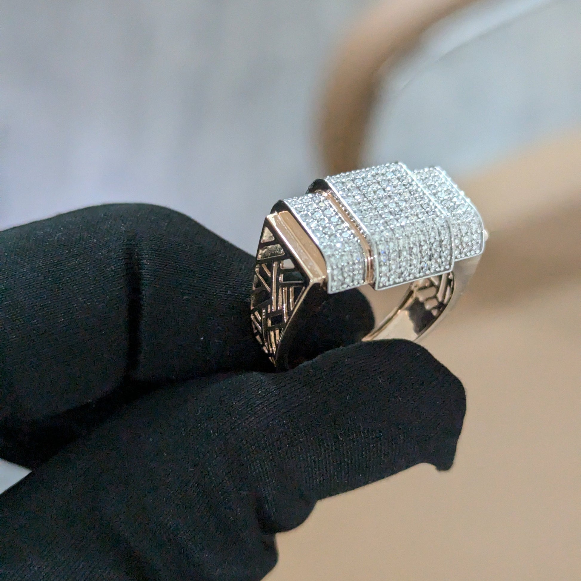 1.00ct Round Lab Grown Diamond Men's Ring | Rose Gold Pavé Band | VVS–VS Clarity | D-E-F Color | IGI Certified