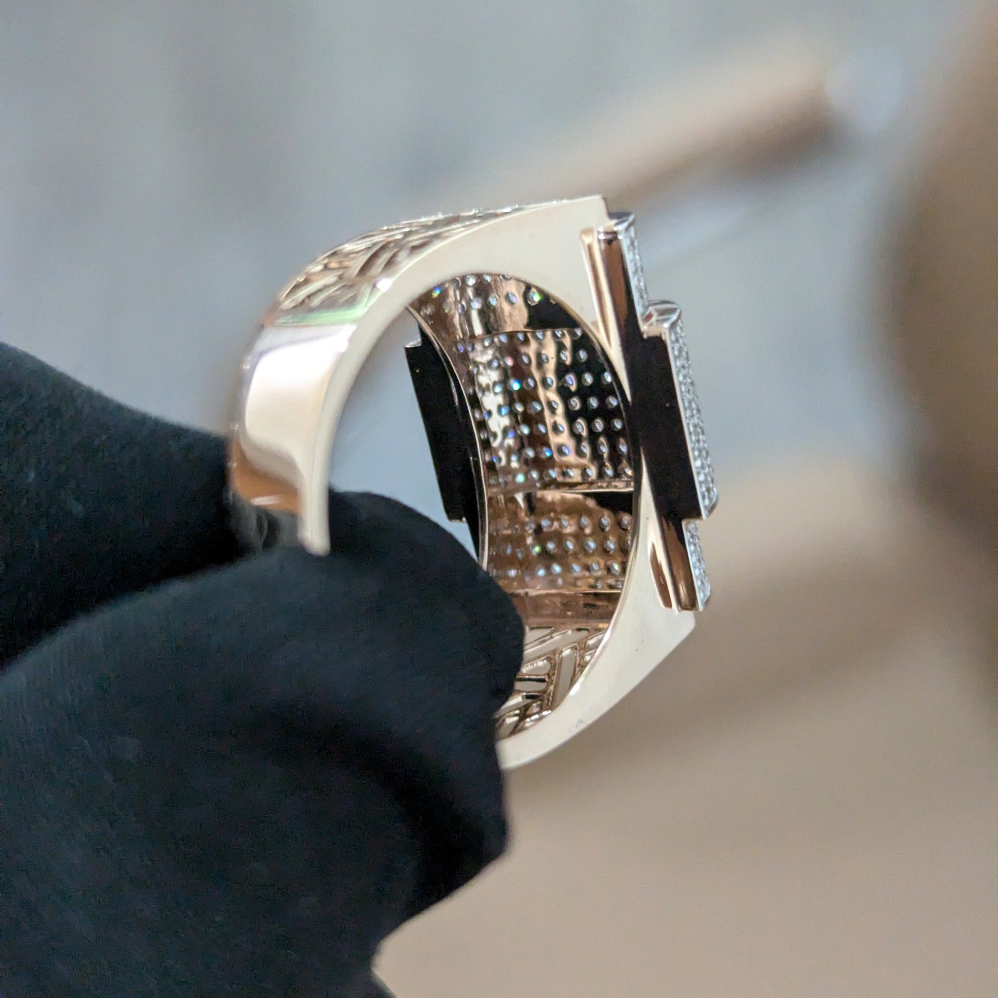 1.00ct Round Lab Grown Diamond Men's Ring | Rose Gold Pavé Band | VVS–VS Clarity | D-E-F Color | IGI Certified