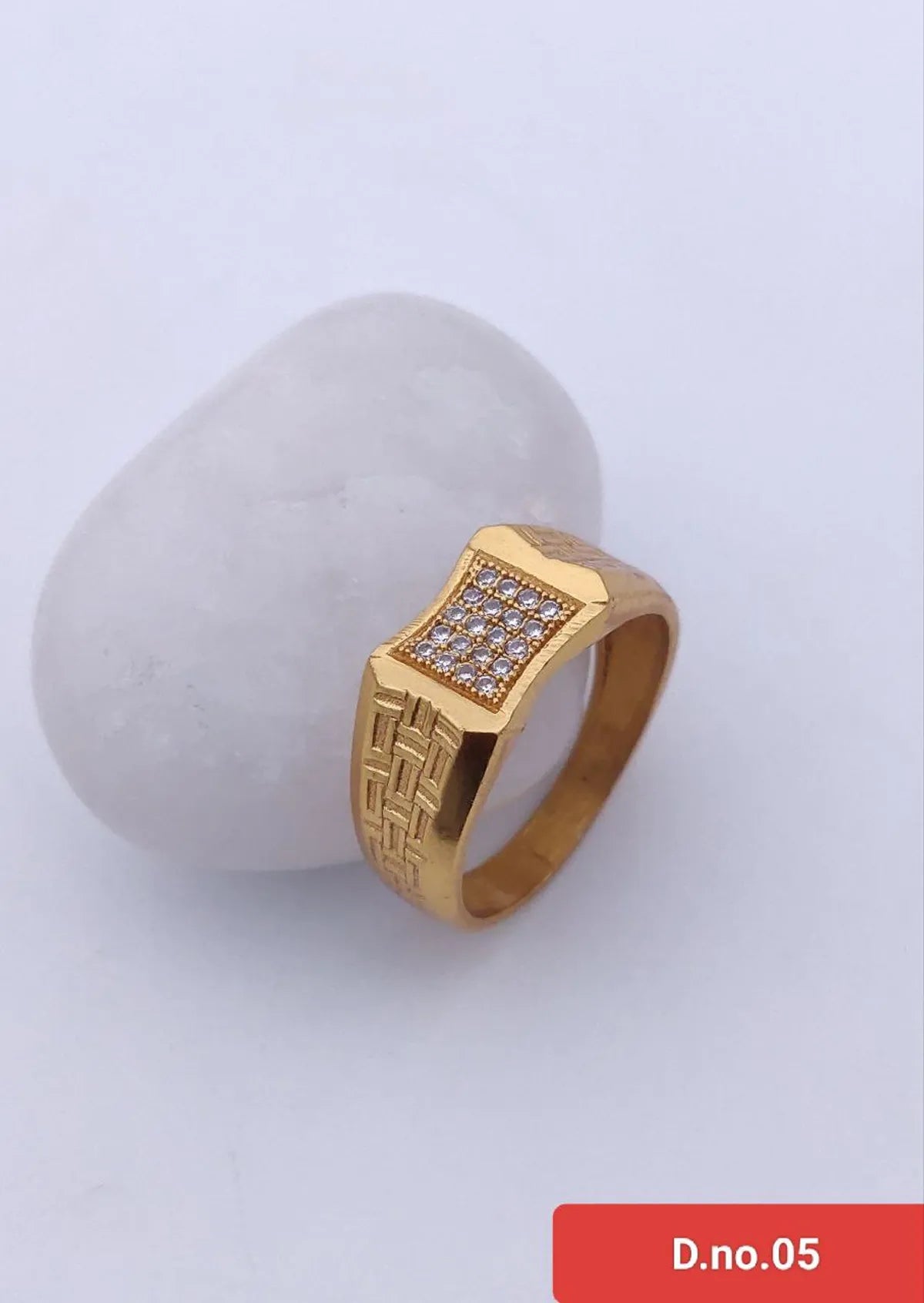 Amazing Diamond Design Men's Finger Ring with Gold Plated Brass