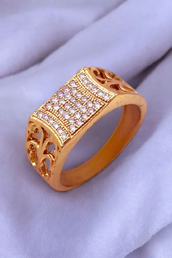 Equisite Diamond Design Finger Ring with Gold Plated for Men & Boys