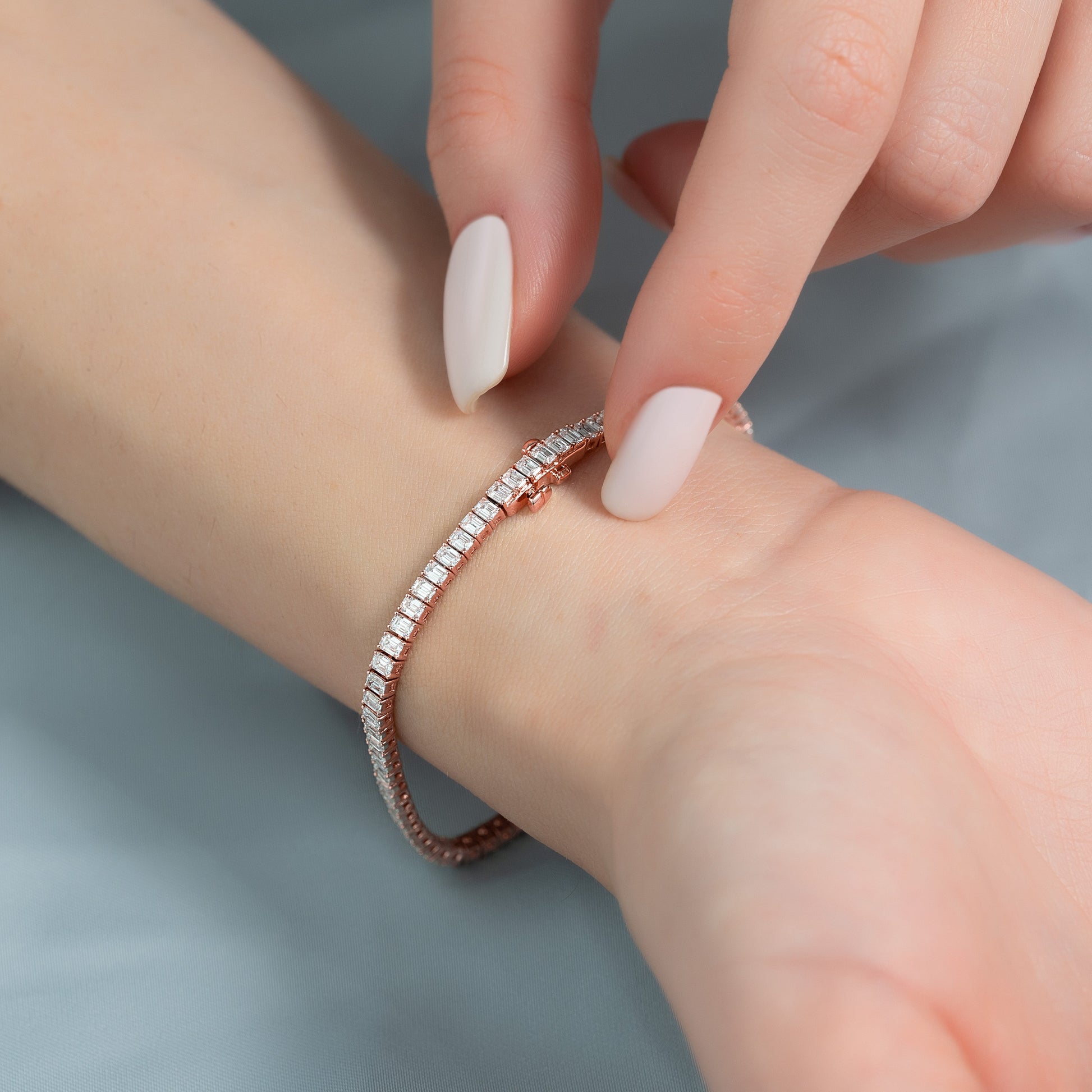 rose :: 4ct luxury emerald lab grown diamond tennis bracelet for women