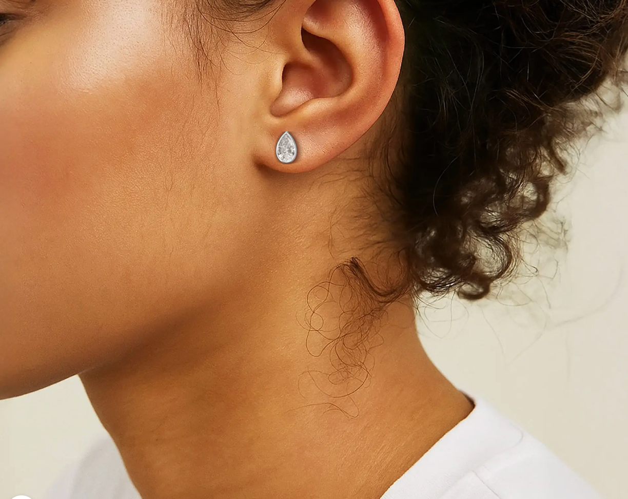 White :: pear cut diamond stud earrings brilliant sparkle premium quality