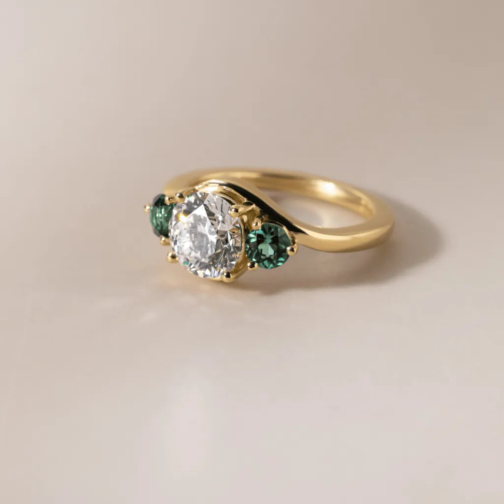 Common :: round trilogy lab diamond engagement ring IGI certified luxury proposal ring