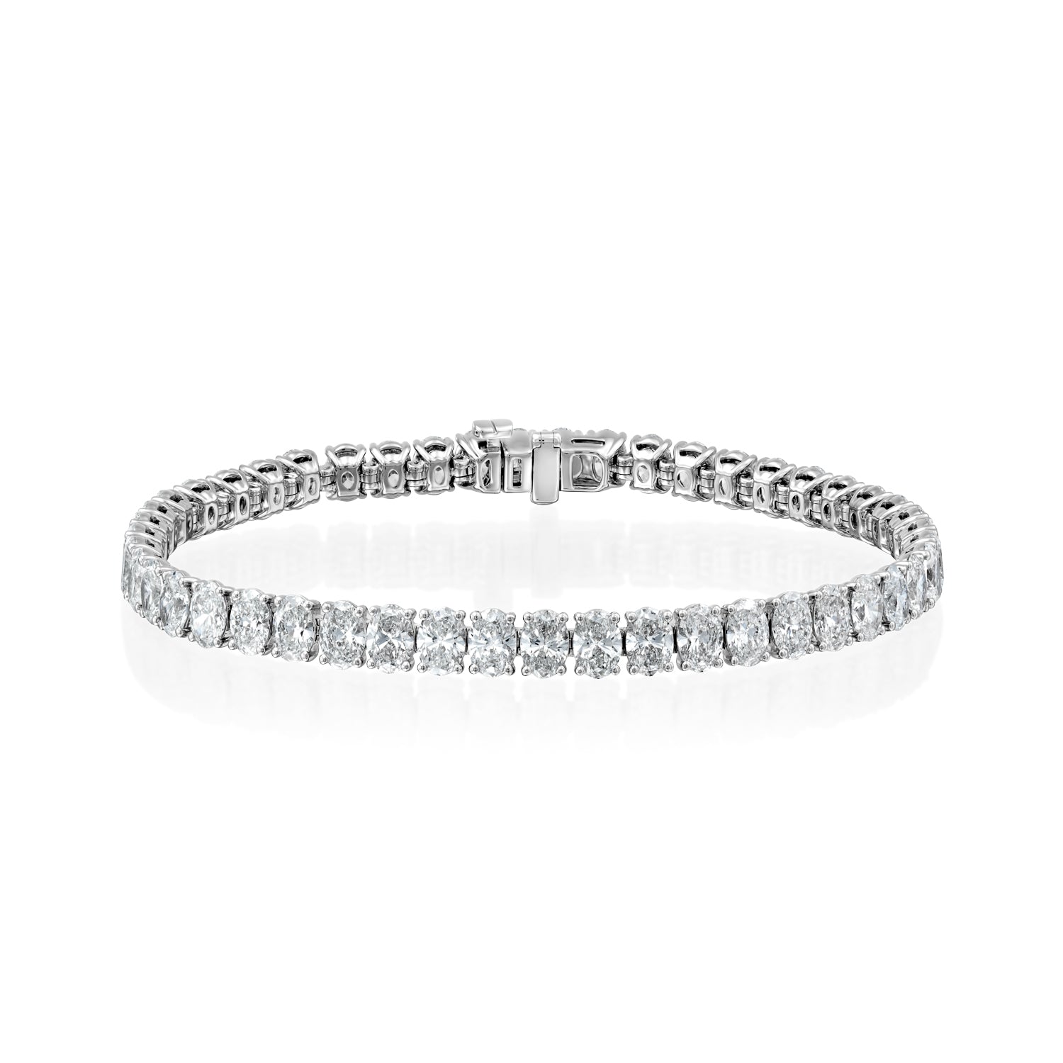 white :: 15 carat oval lab grown diamond tennis bracelet IGI certified