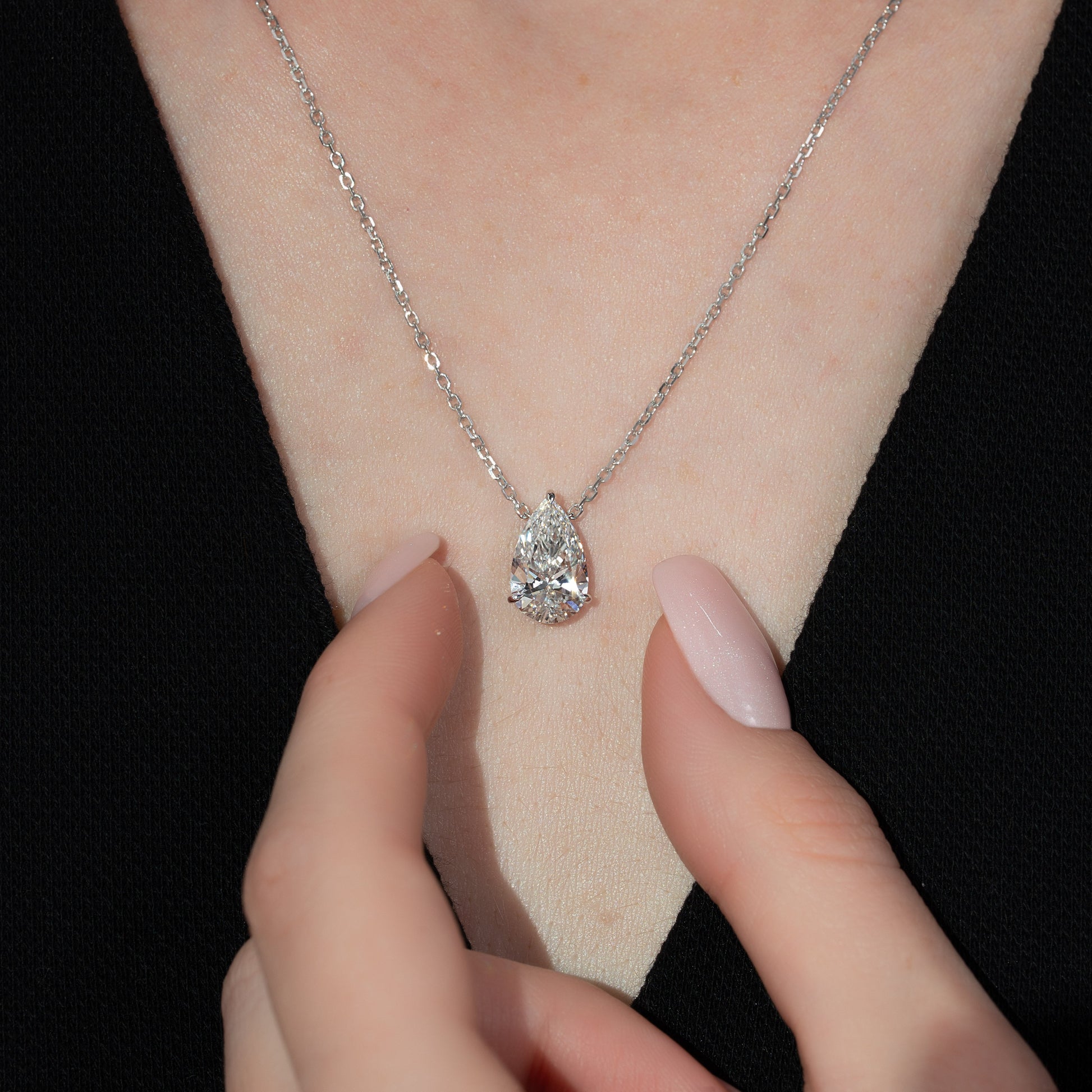 white :: 1.5 ct pear cut diamond pendant necklace for women