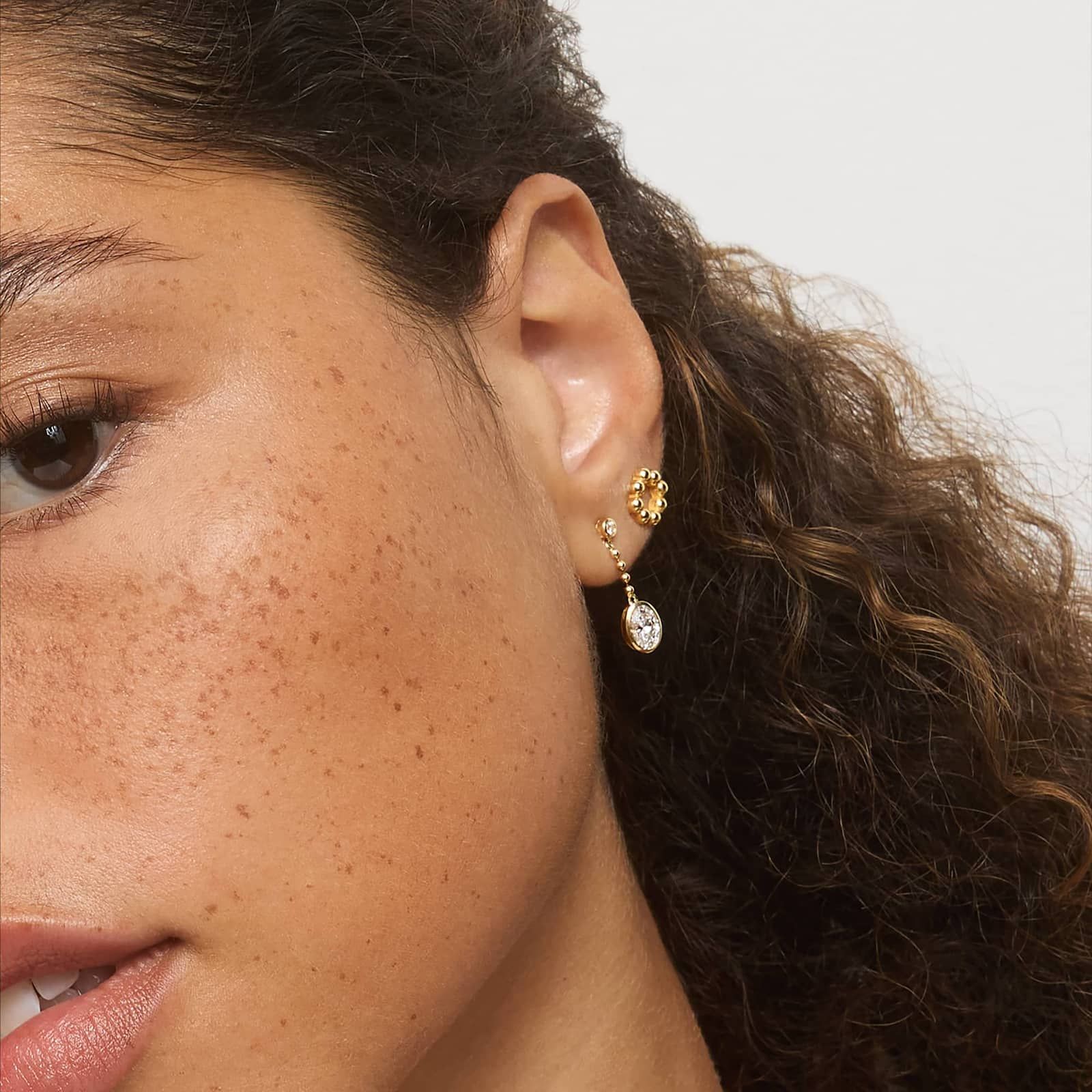 Common :: bezel set oval lab grown diamond chain earrings delicate drop style white gold modern minimal jewelry