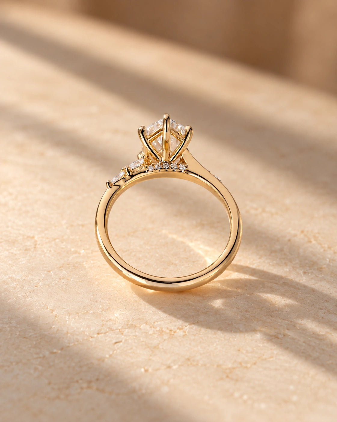 Common :: Dutch Marquise center diamond with 0.20ct Round and Marquise accents