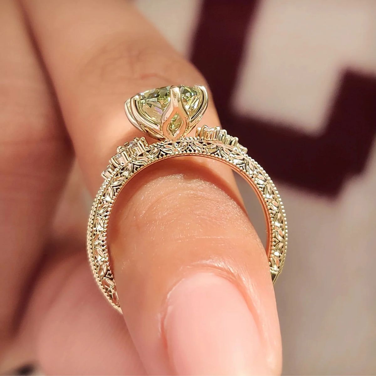 Common :: VVS VS Green Oval lab grown diamond vintage ring
