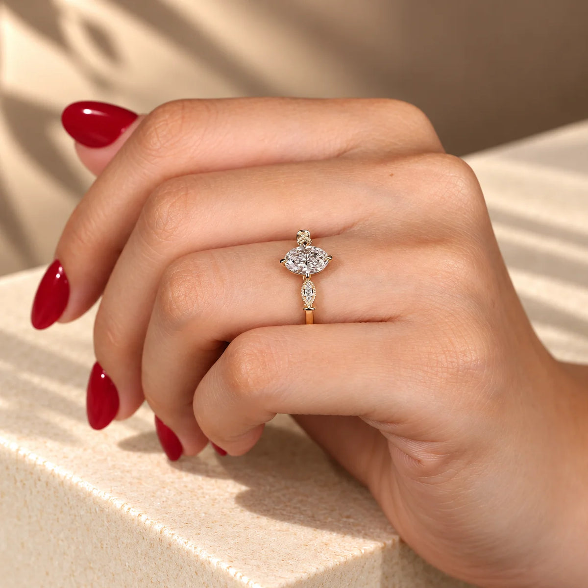 Common :: VVS VS 1CT Oval lab diamond vintage ring