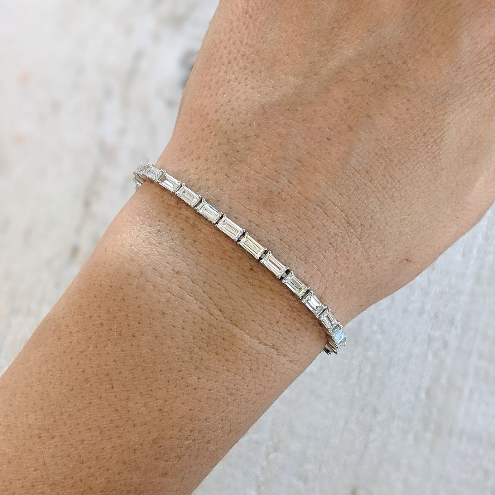 Baguette 6.5tcw Lab grown Diamond East-Wast Tennis Bracelet, EF Color, VS Clarity, IGI Certifierd