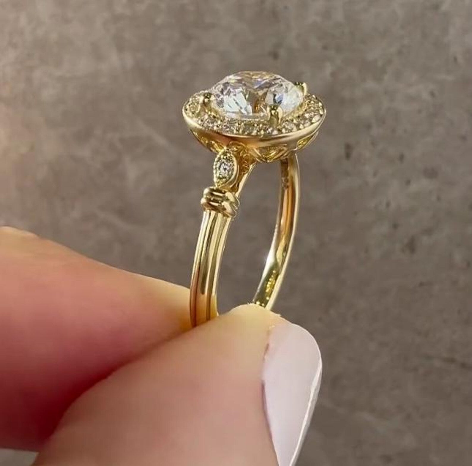 Round 1.80tcw Lab Diamond Vintage Style Ring  | IGI Certified | D-E-F | VVS–VS