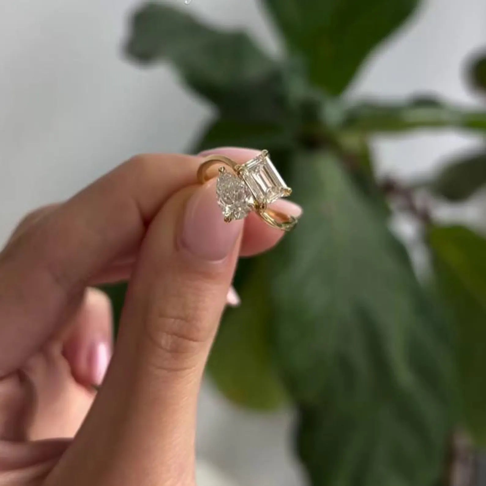 Emerald and Pear 2.20tcw Lab Grown Diamond Toi et Moi Engagement Ring | D-E-F Color | VVS–VS Clarity | IGI Certified