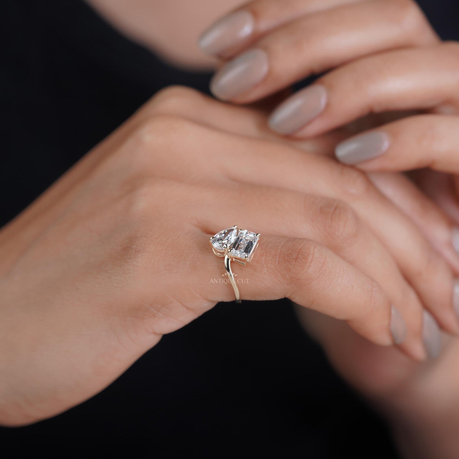 Emerald And Pear 2.50tcw Lab Grown Diamond Bypass Ring | Modern Two-Stone Toi Et Moi | D–F Color | VVS–VS Clarity