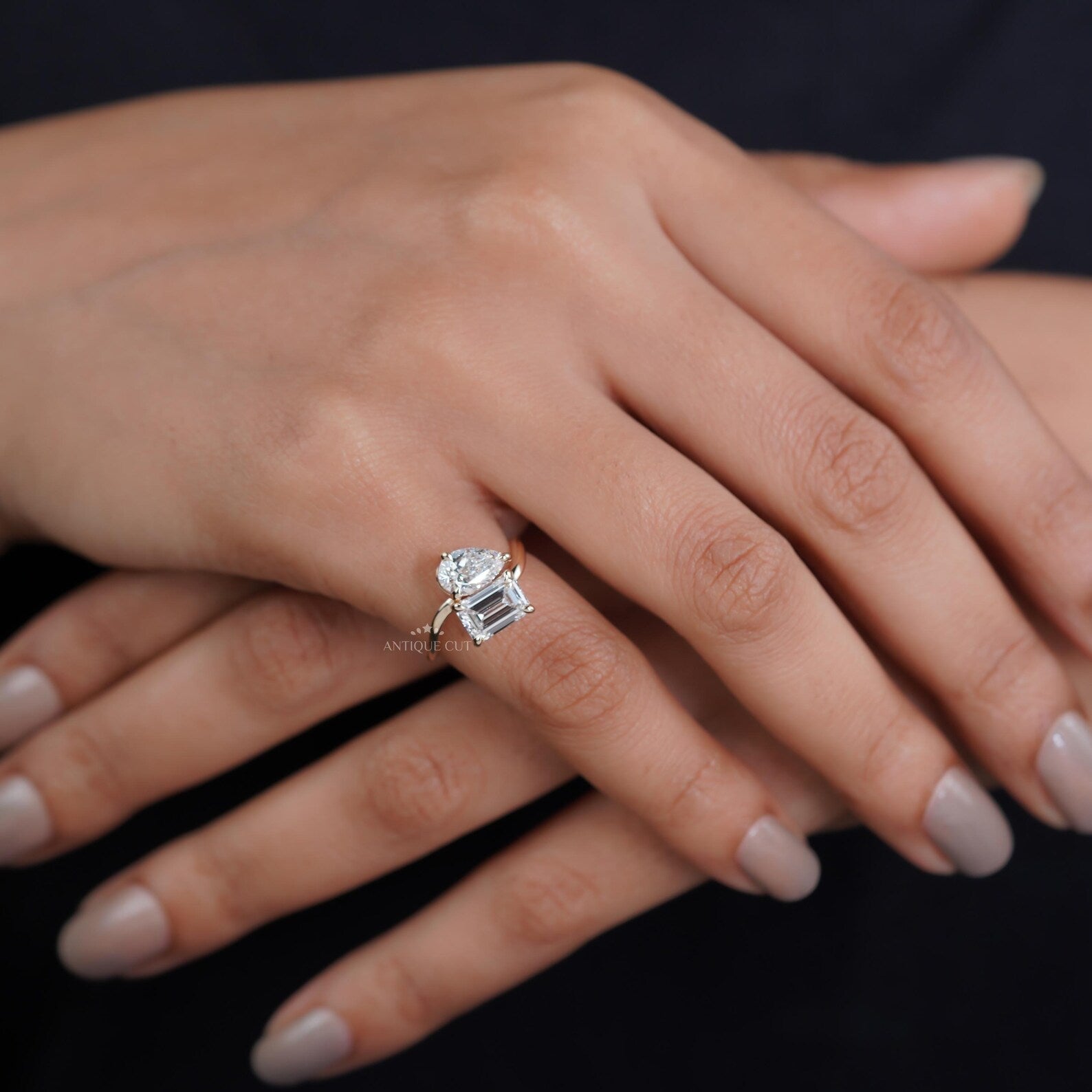 Emerald And Pear 2.50tcw Lab Grown Diamond Bypass Ring | Modern Two-Stone Toi Et Moi | D–F Color | VVS–VS Clarity