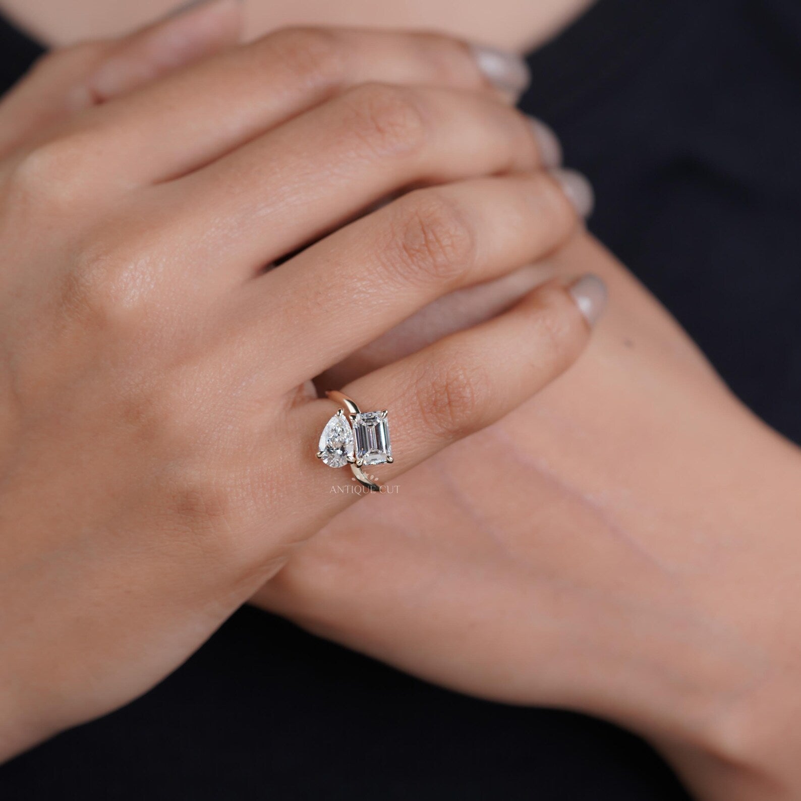 Emerald And Pear 2.50tcw Lab Grown Diamond Bypass Ring | Modern Two-Stone Toi Et Moi | D–F Color | VVS–VS Clarity