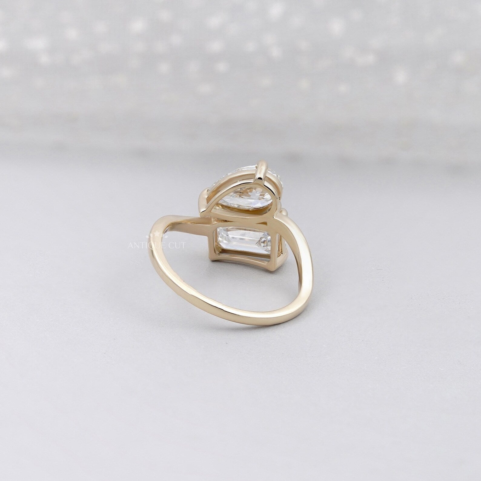 Emerald And Pear 2.50tcw Lab Grown Diamond Bypass Ring | Modern Two-Stone Toi Et Moi | D–F Color | VVS–VS Clarity