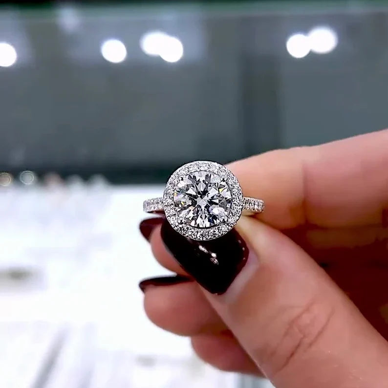 2.50tcw Round Lab Grown Diamond Halo Engagement Ring | DEF Color | VVS–VS Clarity | IGI Certified