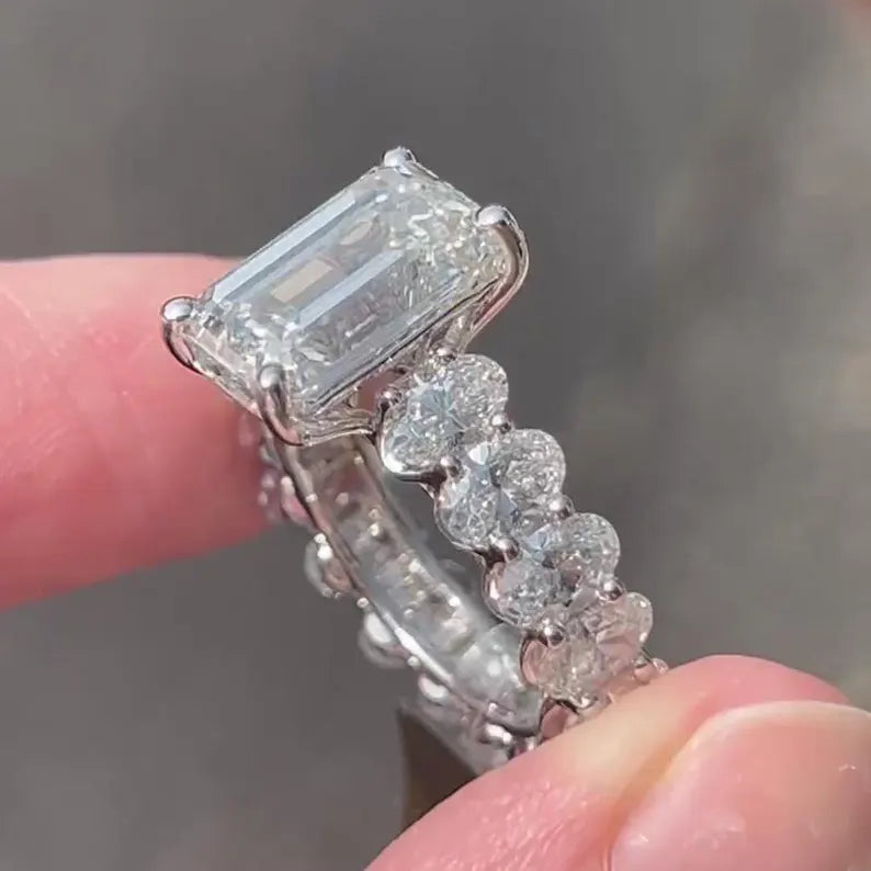 Emerald and Oval Diamond Engagement Ring | 9.00tcw Lab Grown Diamonds | Scalloped Design | Ethical & IGI Certified