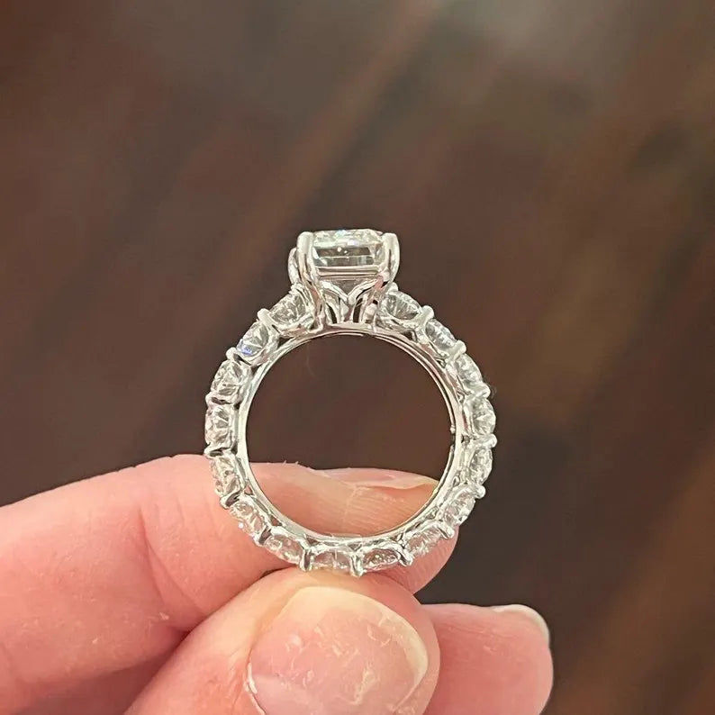 Emerald and Oval Diamond Engagement Ring | 9.00tcw Lab Grown Diamonds | Scalloped Design | Ethical & IGI Certified