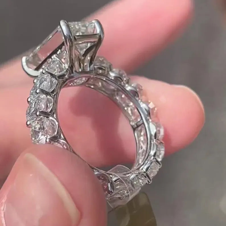 Emerald and Oval Diamond Engagement Ring | 9.00tcw Lab Grown Diamonds | Scalloped Design | Ethical & IGI Certified