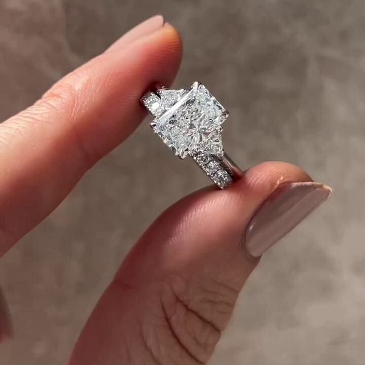 3.00tcw Radiant Lab Diamond Three-Stone Ring | IGI Certified | White Gold | D-E-F VVS–VS