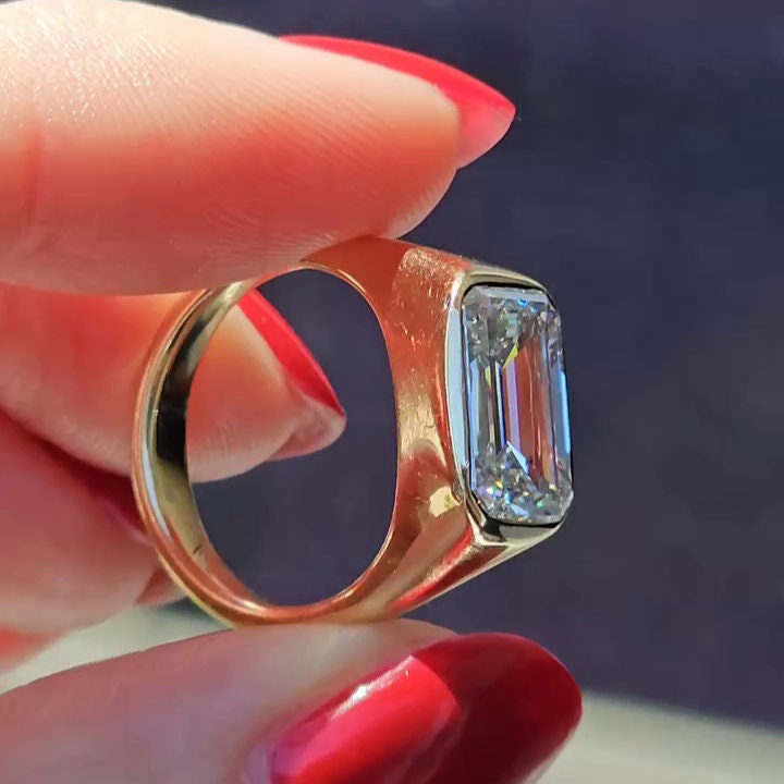 4.30ct Emerald East-West Bezel Lab Grown Diamond Engagement Ring | IGI Certified | DEF VVS-VS
