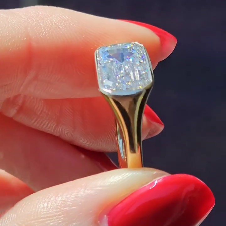 4.30ct Emerald East-West Bezel Lab Grown Diamond Engagement Ring | IGI Certified | DEF VVS-VS