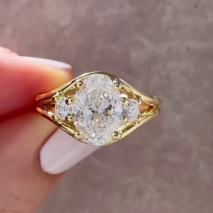 Oval 1.90tcw Lab Diamond Ring | Split Shank Three Stone | IGI Certified | D-E-F VVS–VS | Yellow Gold