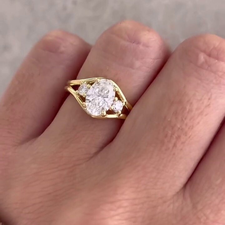 Oval 1.90tcw Lab Diamond Ring | Split Shank Three Stone | IGI Certified | D-E-F VVS–VS | Yellow Gold