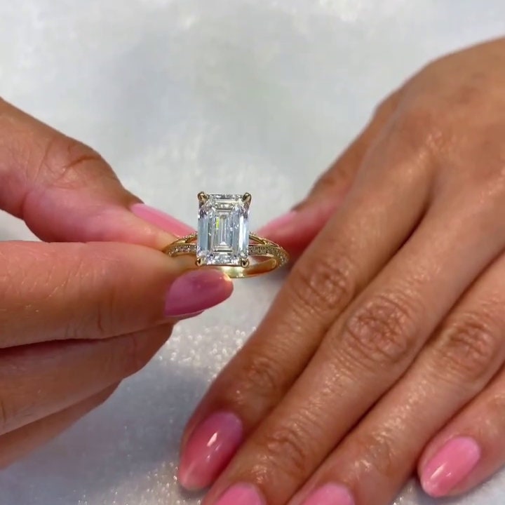 3.50tcw Emerald Lab Grown Diamond Knife Edge Split Pavé Ring | IGI Certified | Rose Gold