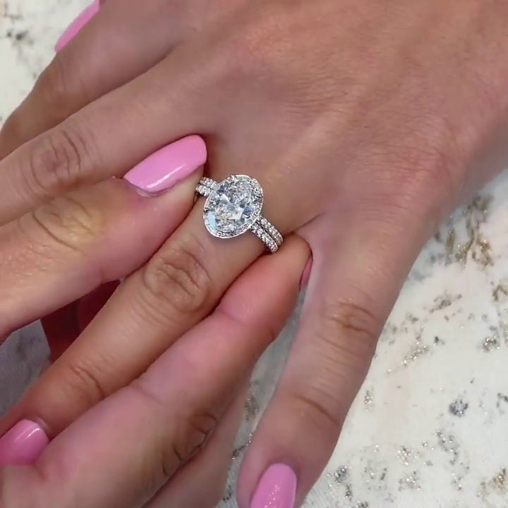 Oval 3.00tcw Lab Grown Diamond Halo Engagement Ring | IGI Certified | DEF VVS–VS | AntiqueCut