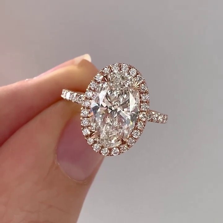 Oval 3.50tcw Lab Grown Diamond Halo Engagement Ring | IGI Certified DEF Color VVS–VS Clarity