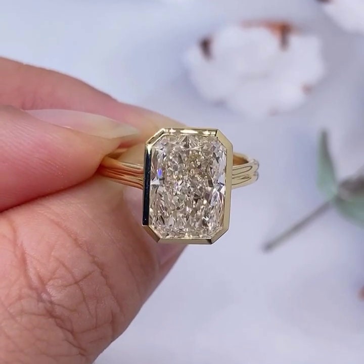 Radiant Bezel 4.00ct Lab Diamond Ring | IGI Certified | Trellis Cathedral Setting