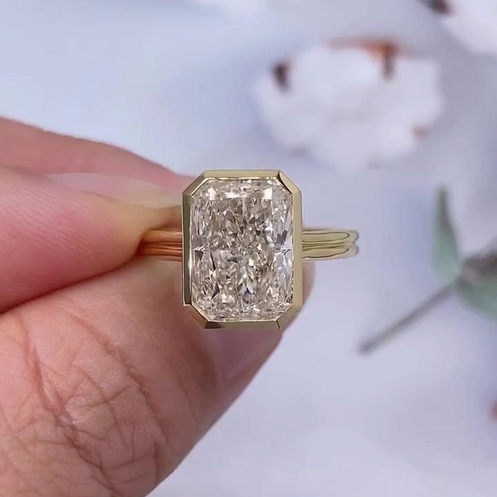 Radiant Bezel 4.00ct Lab Diamond Ring | IGI Certified | Trellis Cathedral Setting