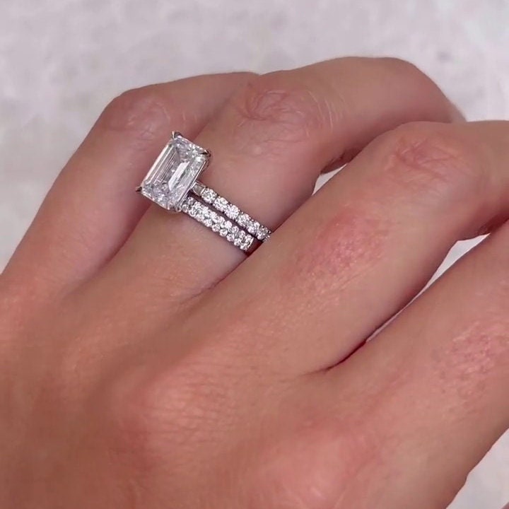 2.80tcw Emerald Lab Diamond Pavé Solitaire Ring | IGI Certified | White Gold