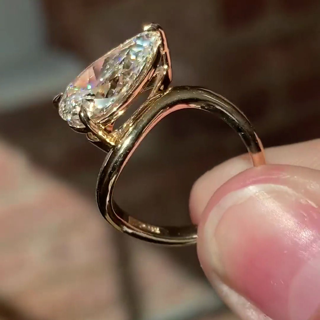 Pear 3.70ct Lab Diamond Wave Band Engagement Ring | Three Prong Basket | IGI Certified