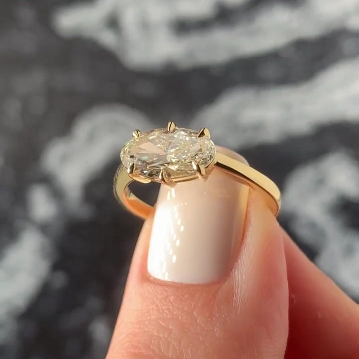 Oval 1.70ct Lab Diamond East-West Engagement Ring | 6 Prongs | IGI Certified